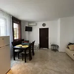 In The Cliff & **** * Obzor