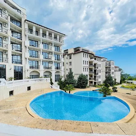 Apartment In The Cliff & **** *