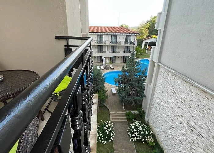 Apartment In The Cliff & **** *